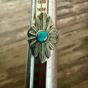 Stunning Southwestern Turquoise Shield Motif Ring Sterling Silver Leaf Framed